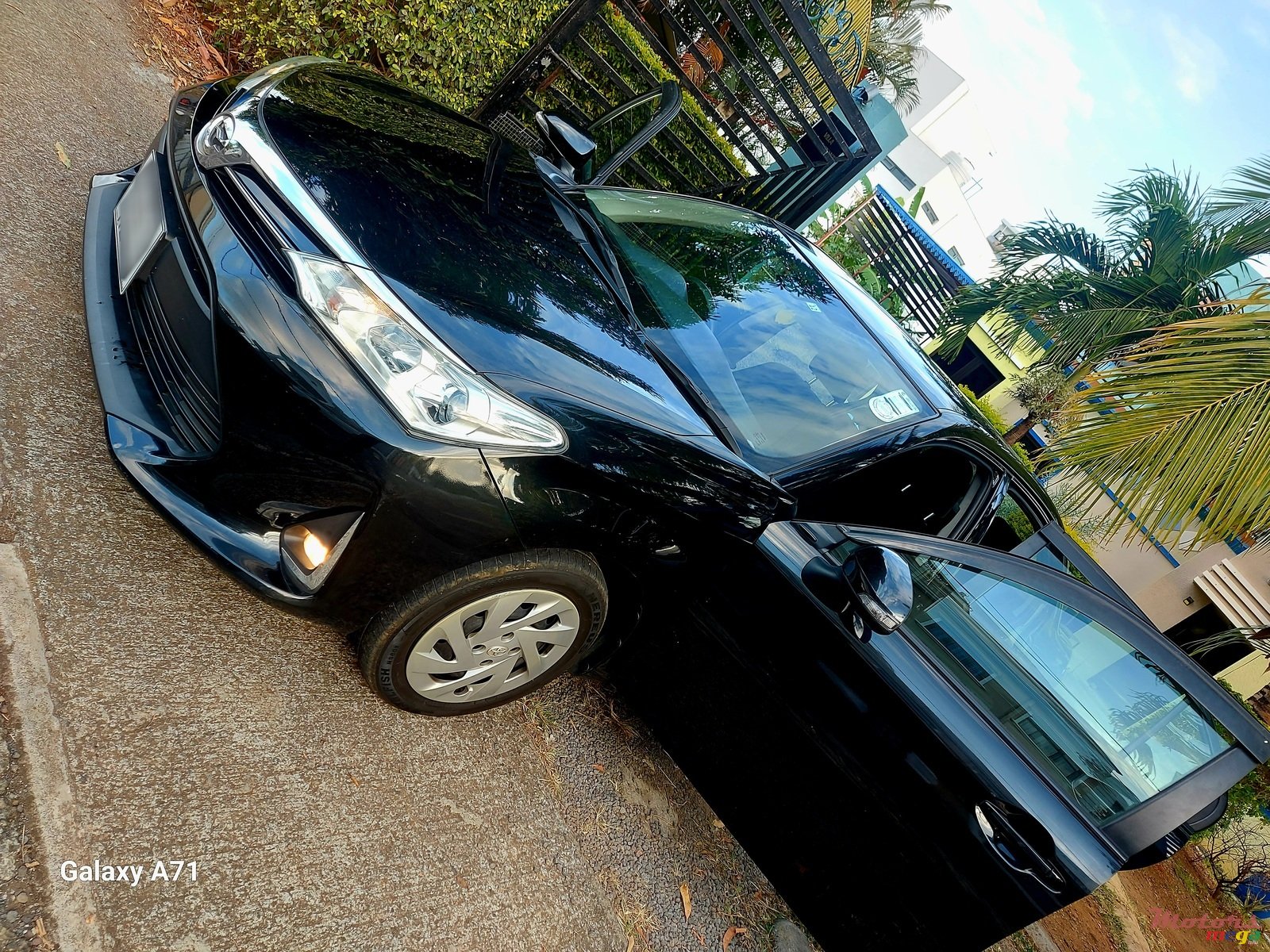 2018' Toyota AXIO photo #3