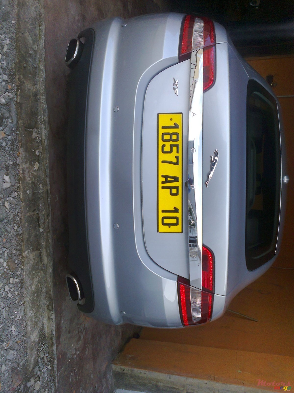 2010' Jaguar XF 3.0 V6 photo #2