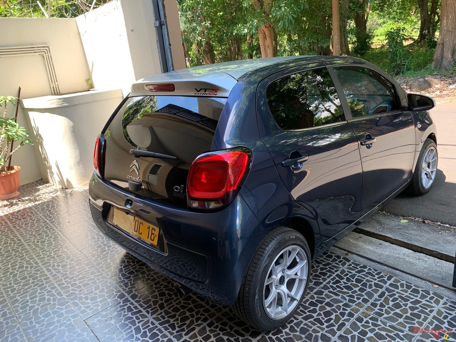 2016' Citroen C1 photo #3