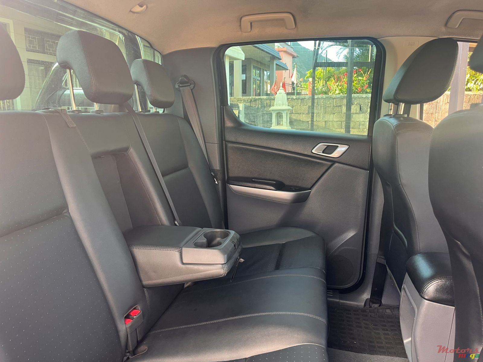 2020' Mazda BT-50 photo #1