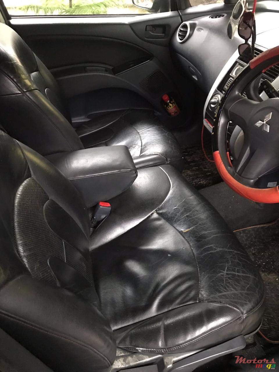 2003' Mitsubishi Colt photo #3