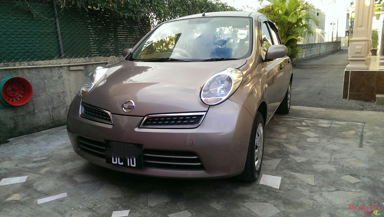 2010' Nissan photo #1