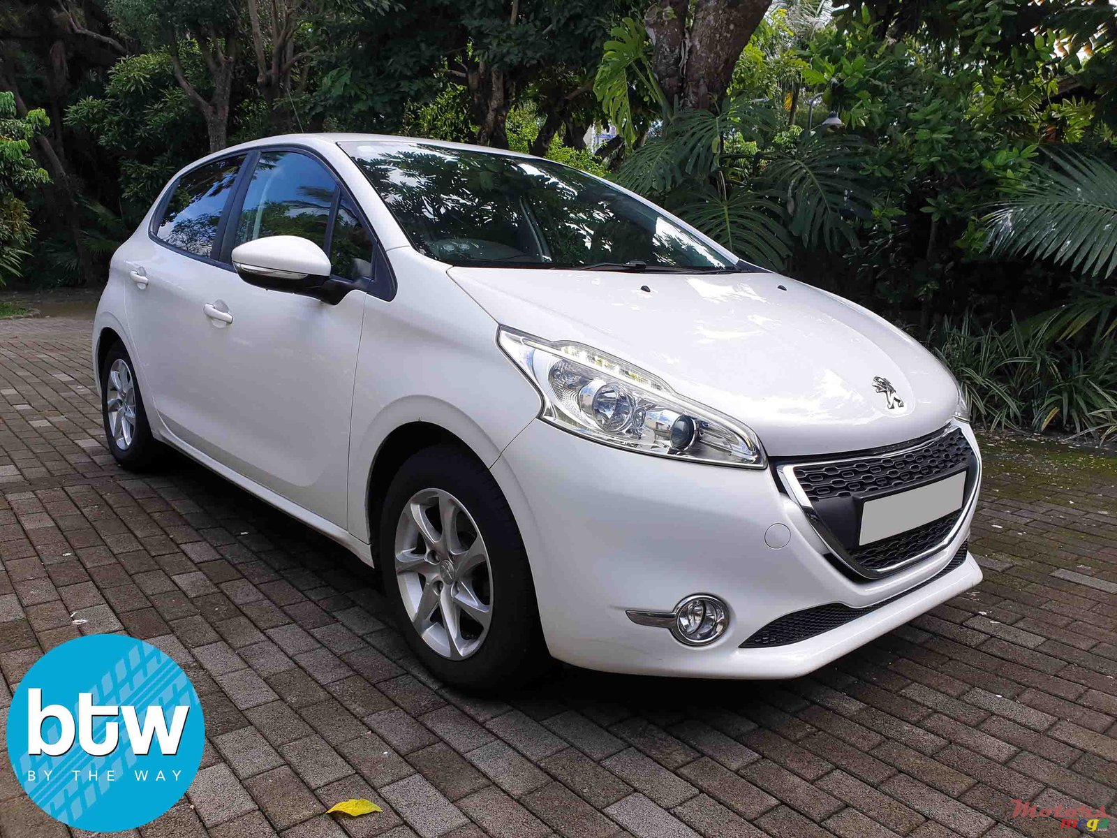 2015' Peugeot 208 eHDI Active photo #1