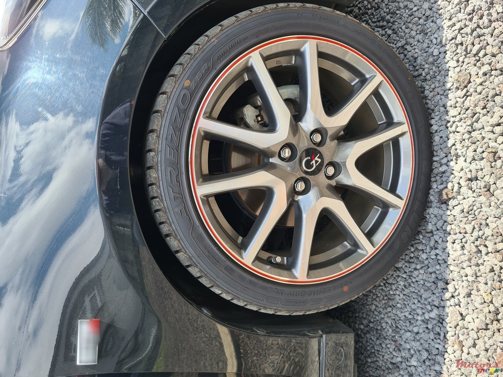 2011' Toyota Vitz RS G's photo #3