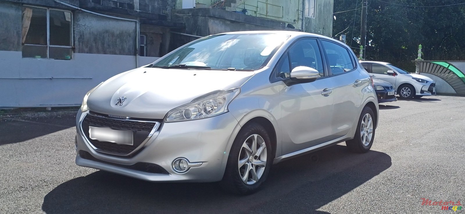 2013' Peugeot 208 photo #2