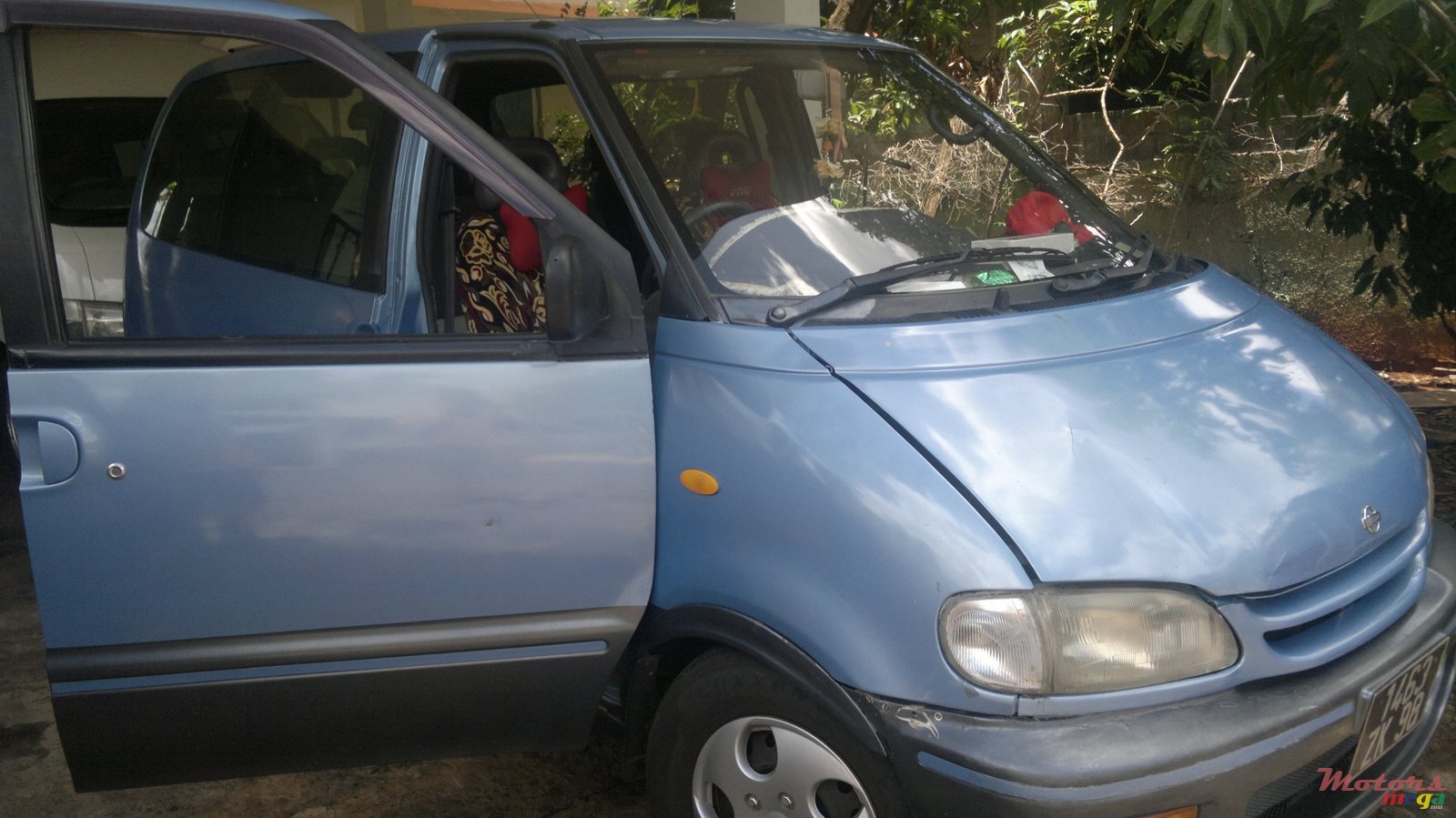 1998' Nissan Serena photo #1