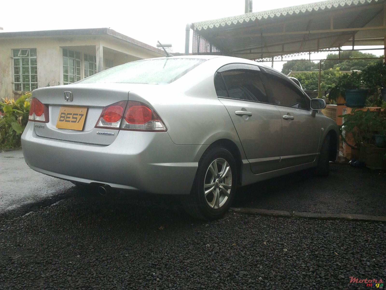 2011' Honda Civic Hybrid photo #1