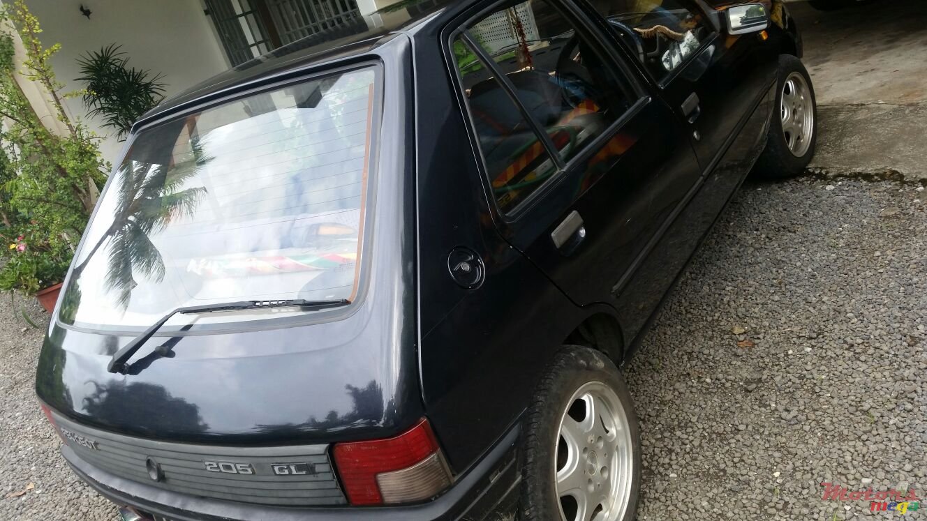 1993' Peugeot 205 photo #2