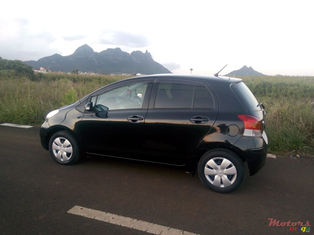 2010' Toyota Vitz photo #1