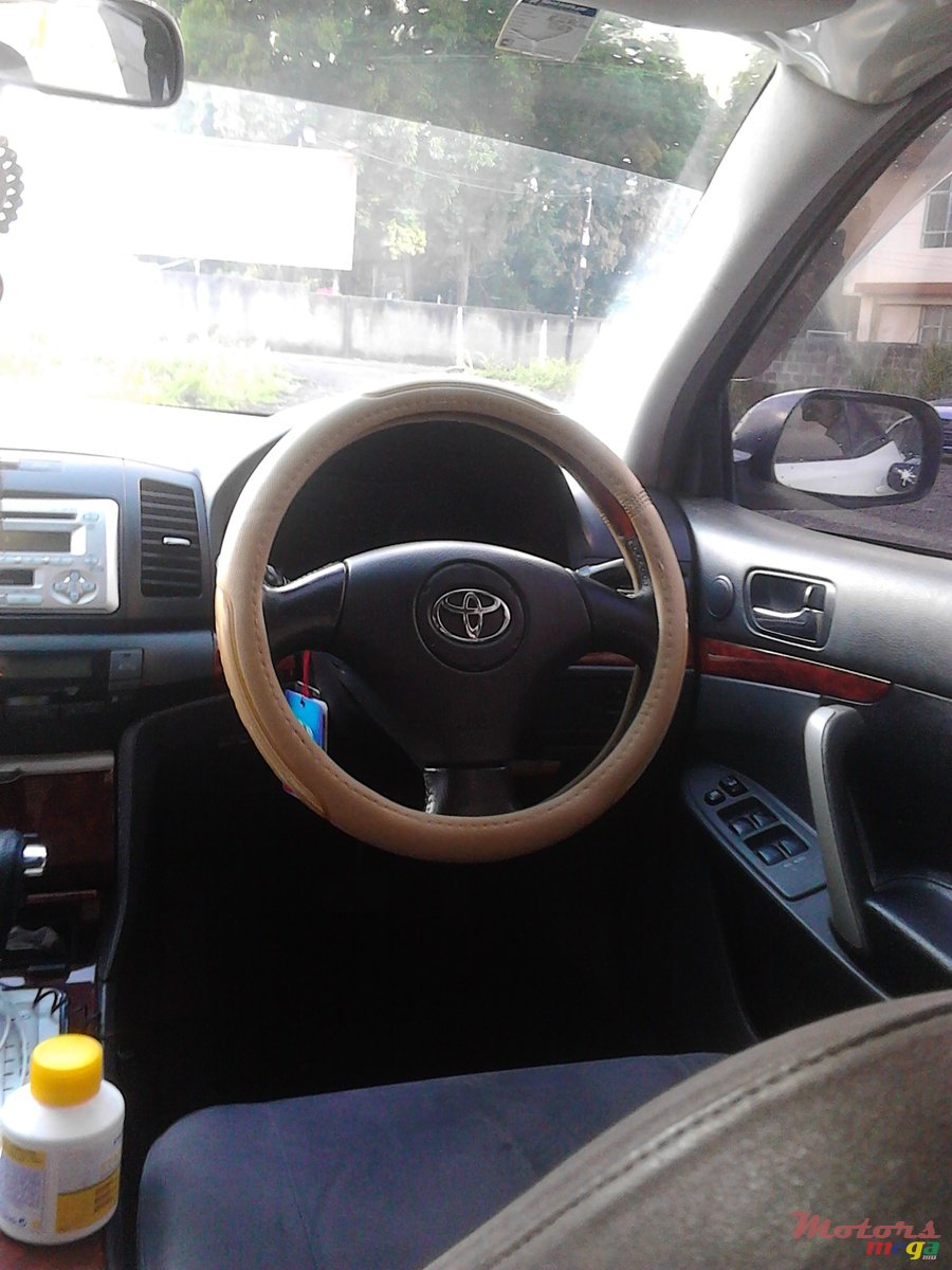 2003' Toyota photo #3