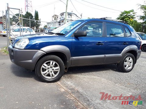 2006' Hyundai Tucson SUV photo #1