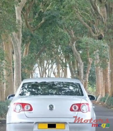 2010' Volkswagen Passat photo #1