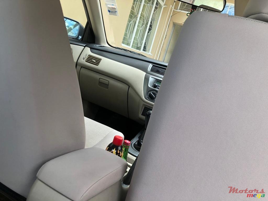 2009' Mitsubishi Lancer GLX photo #4