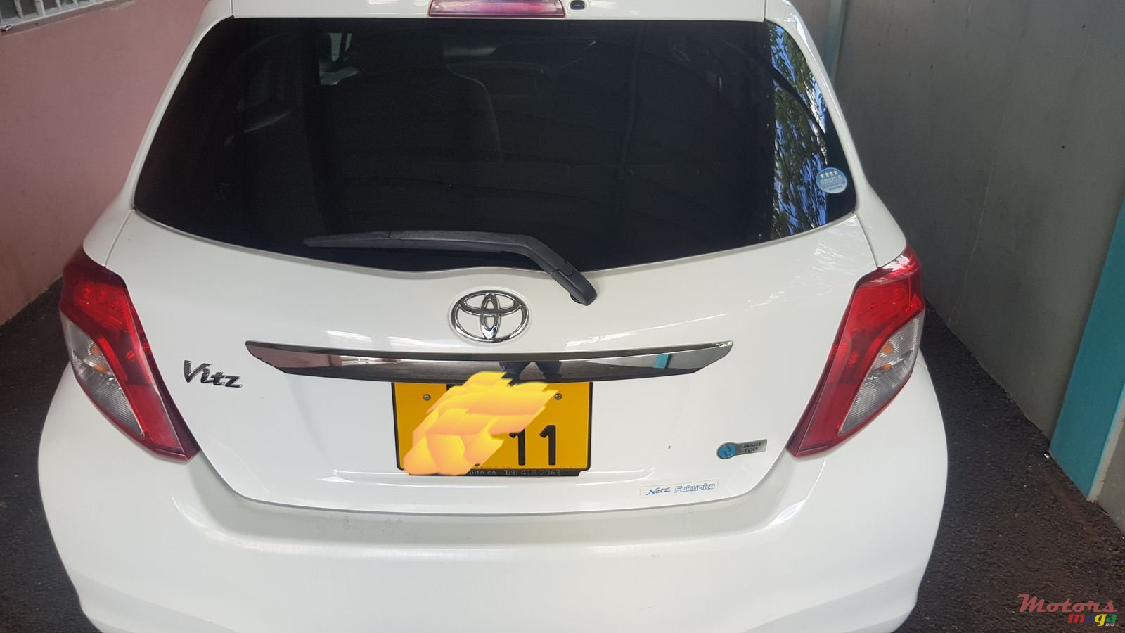 2011' Toyota Vitz 1330 photo #2