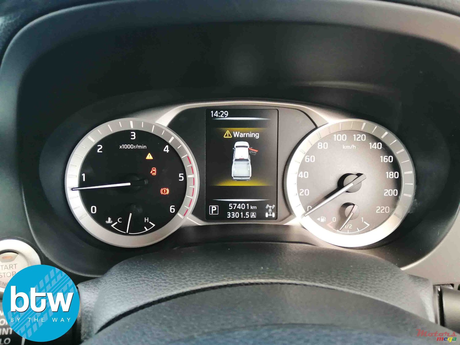 2016' Nissan Navara 4X4 Automatic photo #7