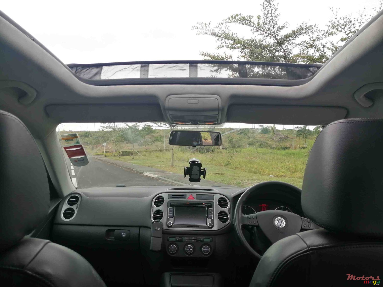 2008' Volkswagen Tiguan photo #6