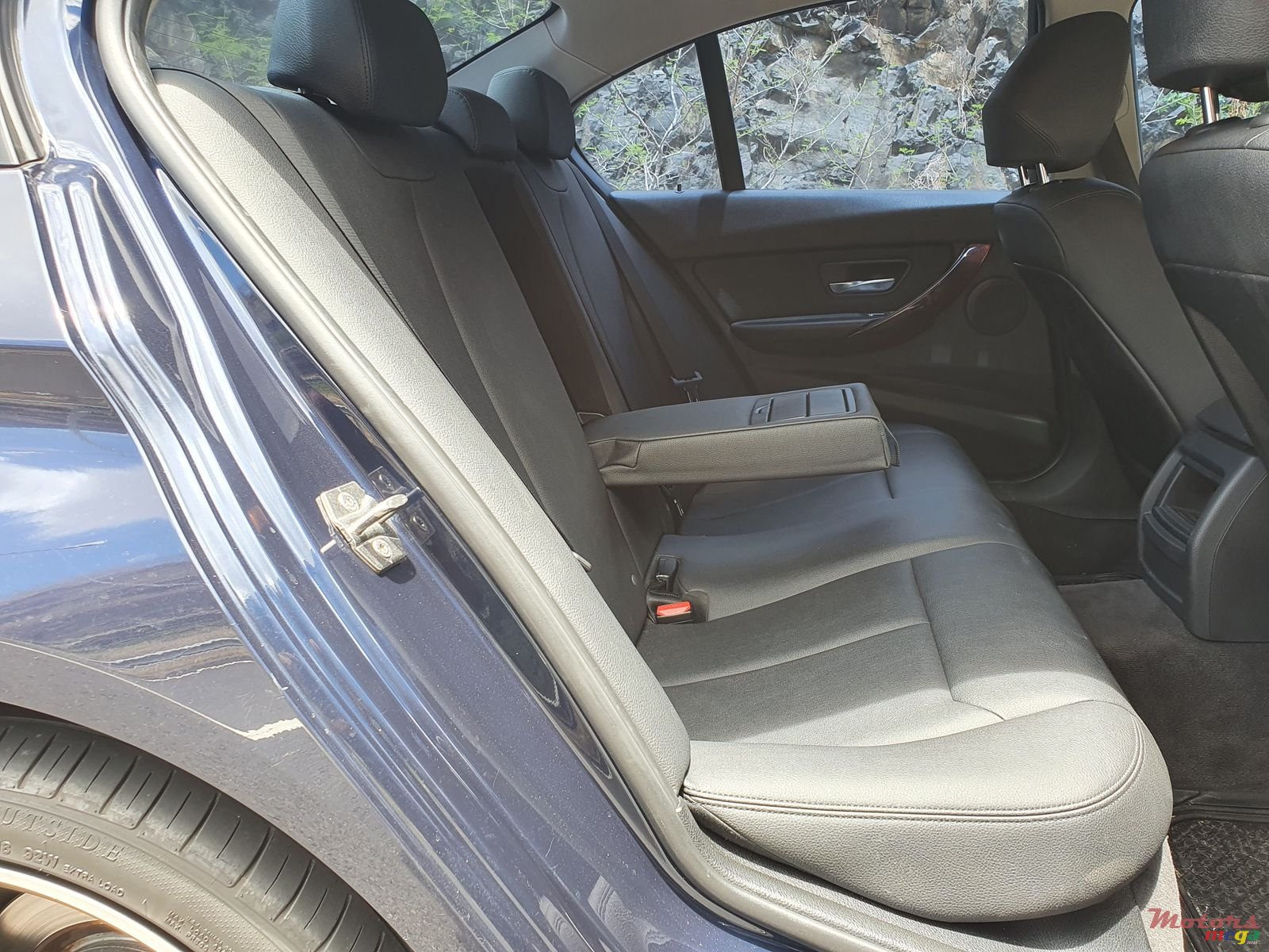 2012' BMW 320 photo #5