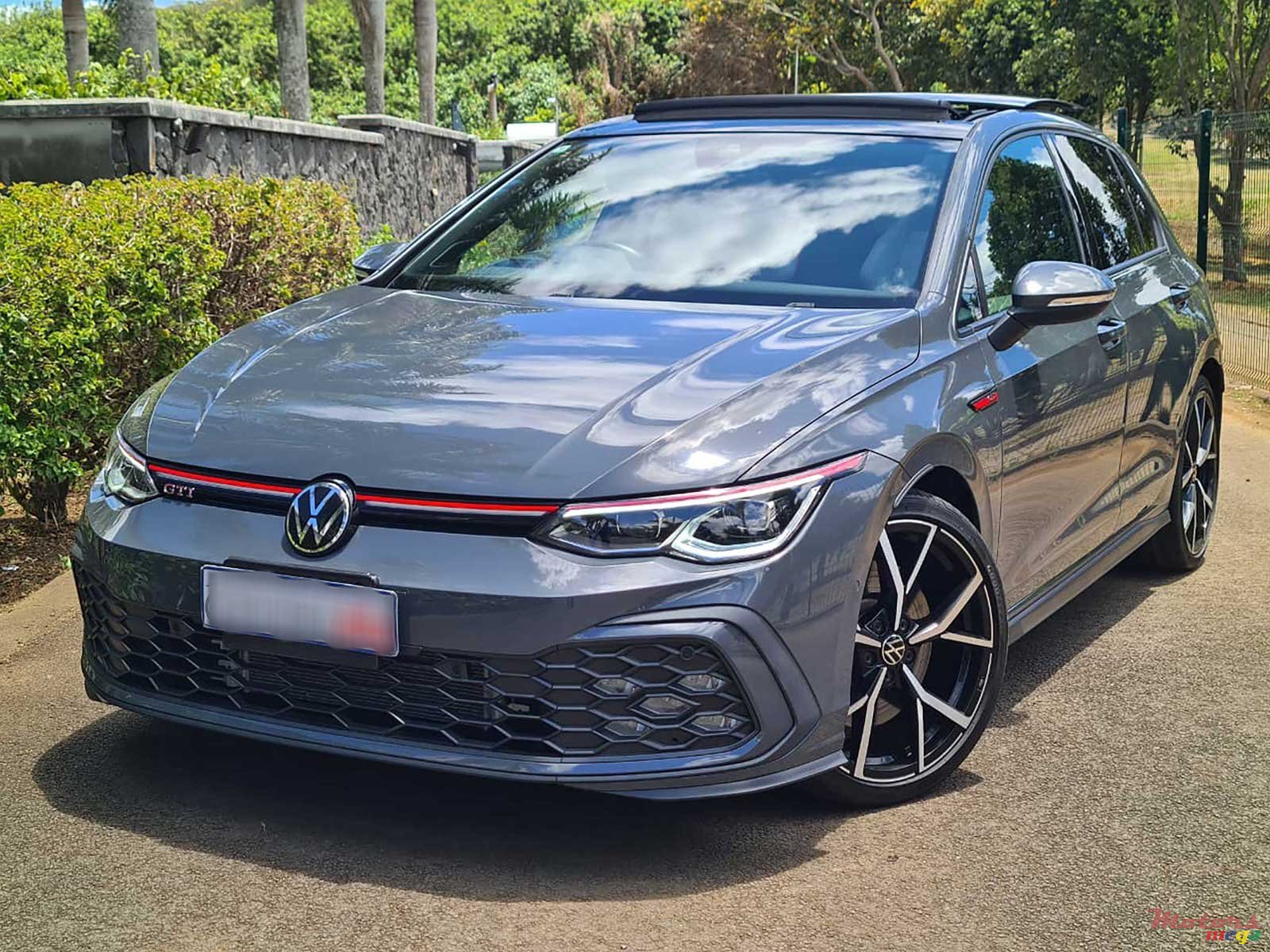 2022' Volkswagen Golf GTI 2.0 TSI photo #1