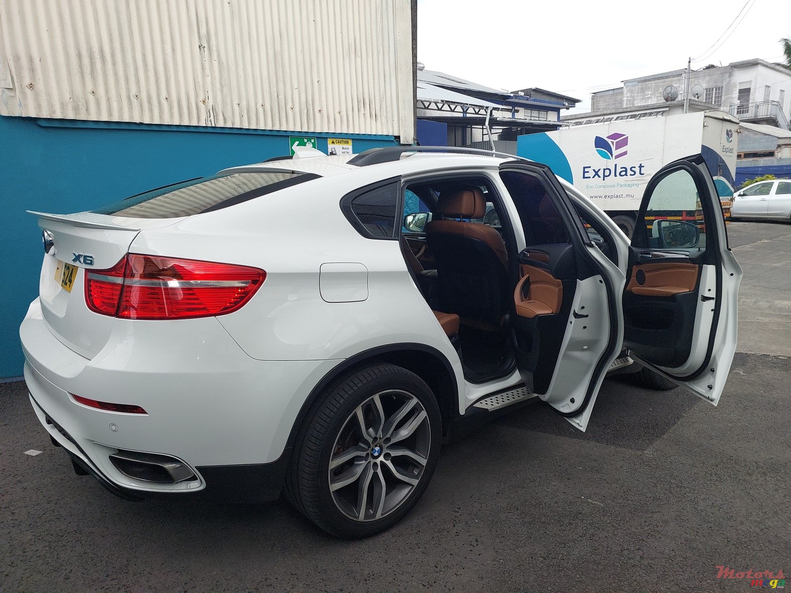 2010' BMW X6 photo #7