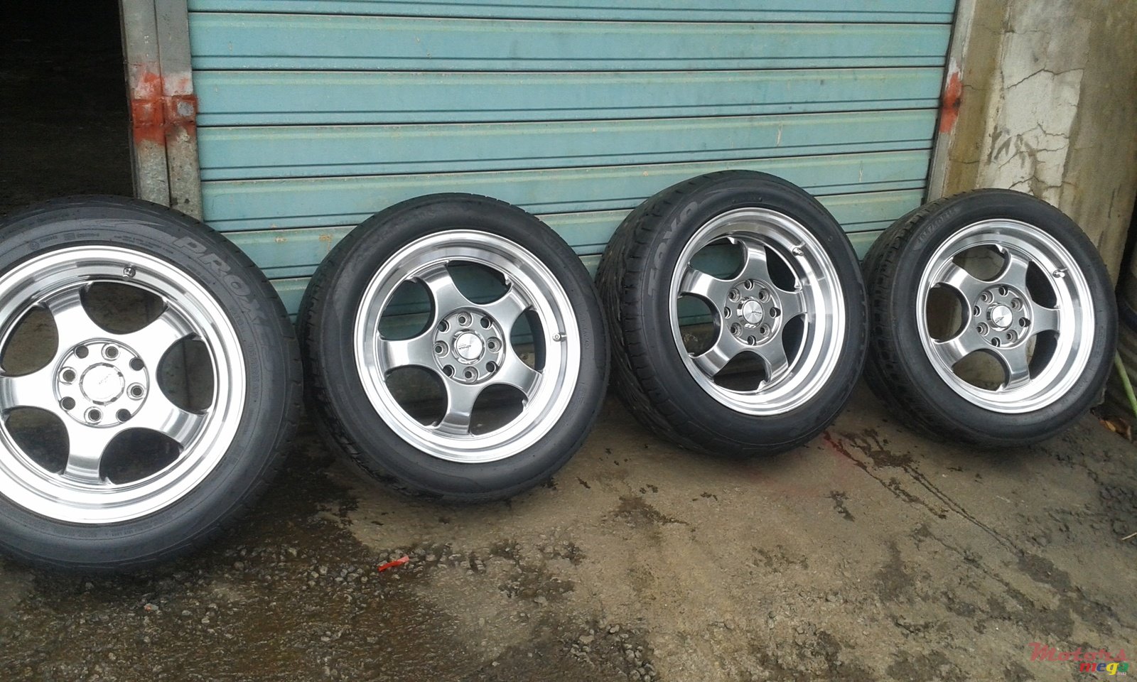 2015' Toyota photo #2