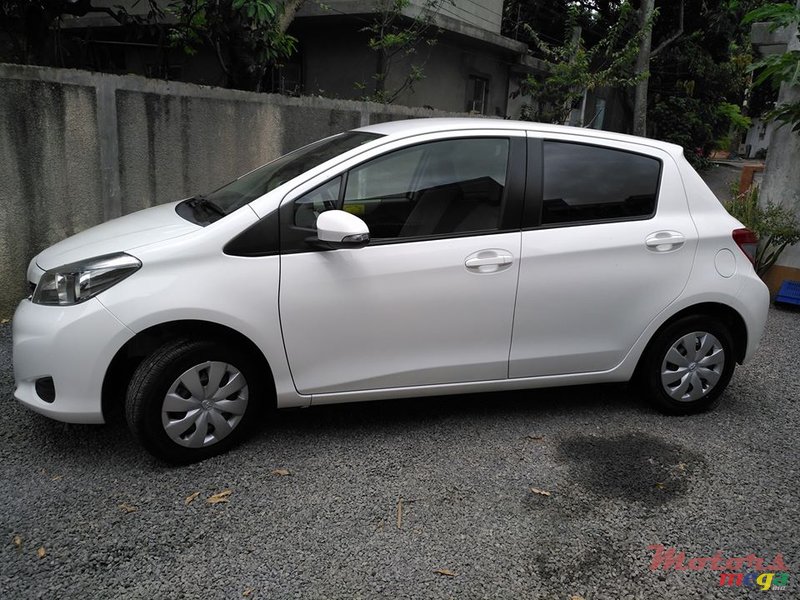 2013' Toyota Vitz photo #1