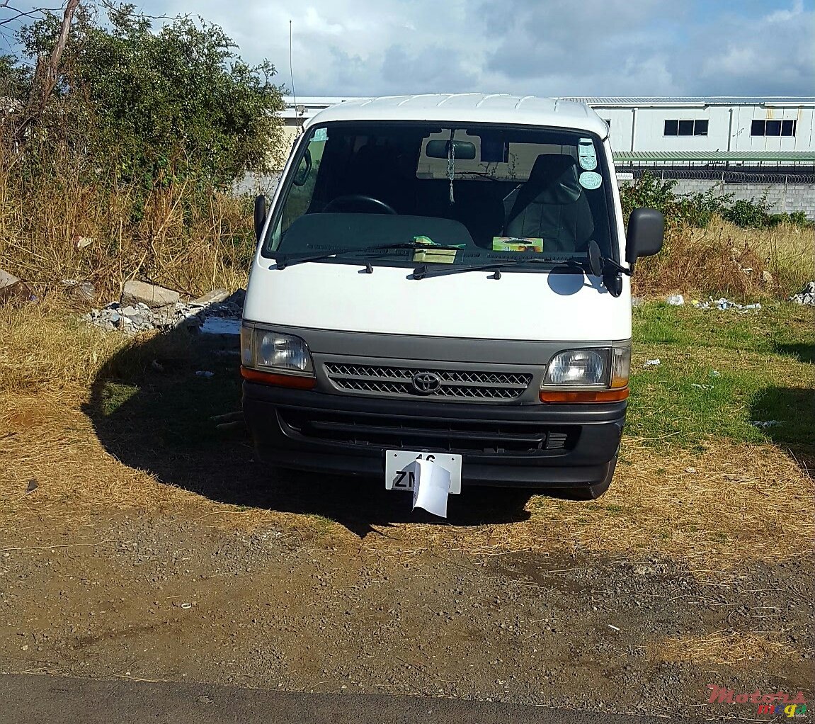 1999' Toyota HiAce 5L  goods vehicle photo #1