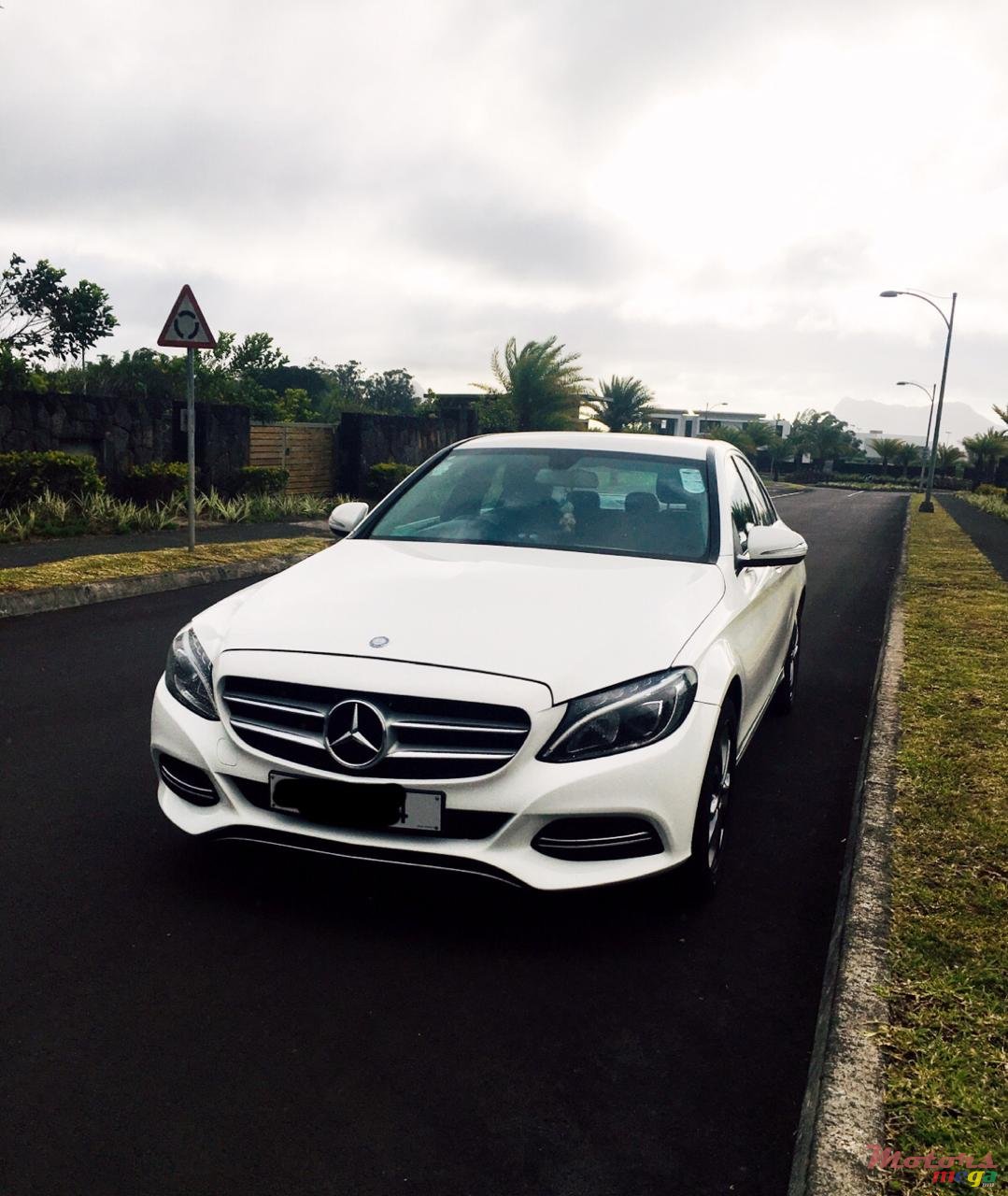 2016' Mercedes-Benz C-Class Avantgarde photo #1