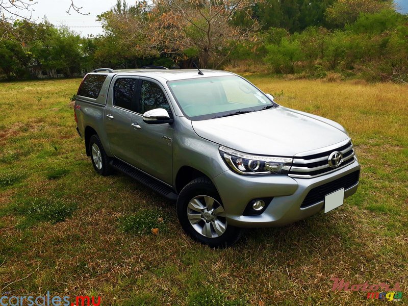 2016' Toyota Hilux 2.8 Revo 4x4 photo #1