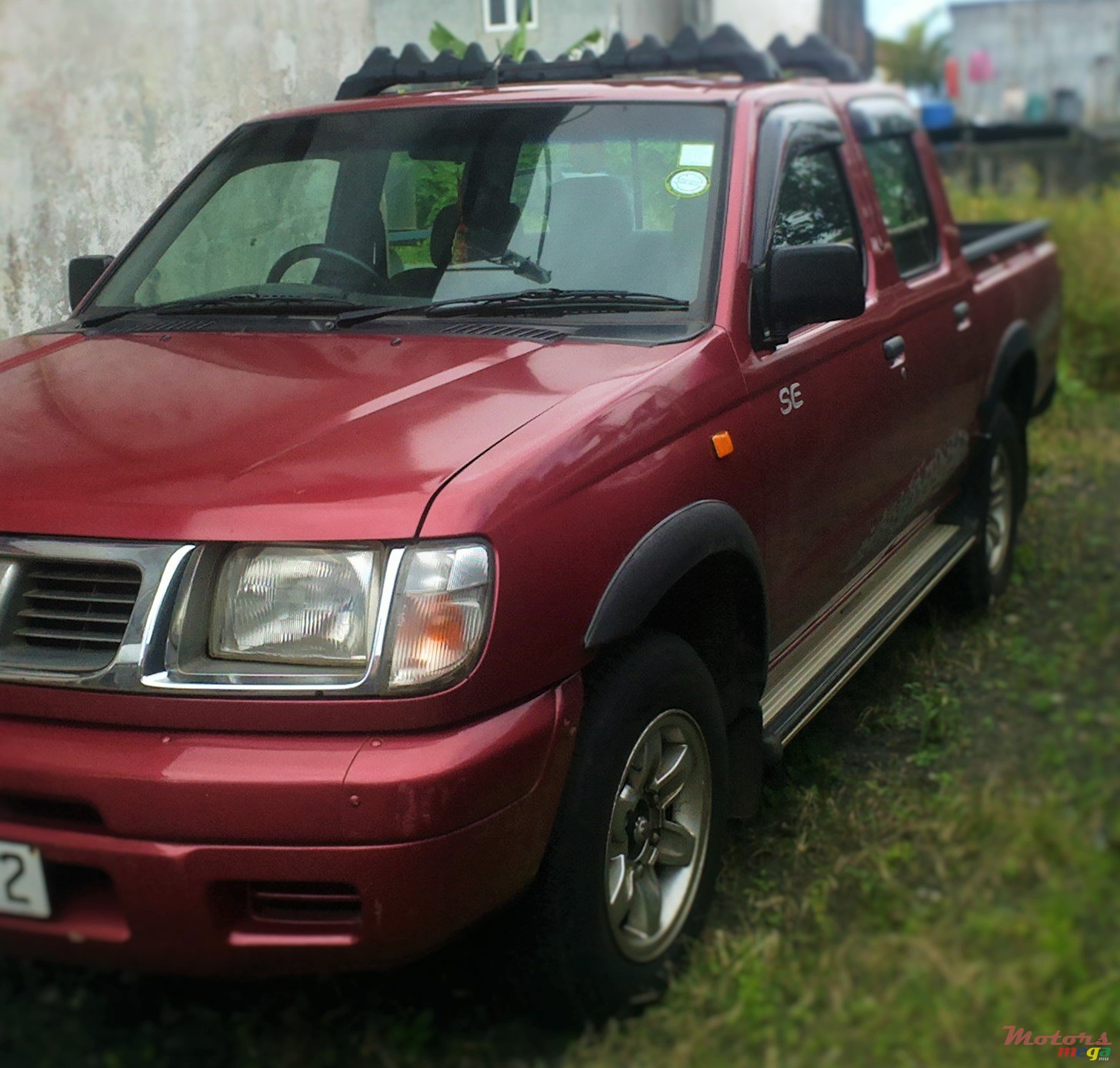 2002' Nissan Hardbody 3.2D photo #1