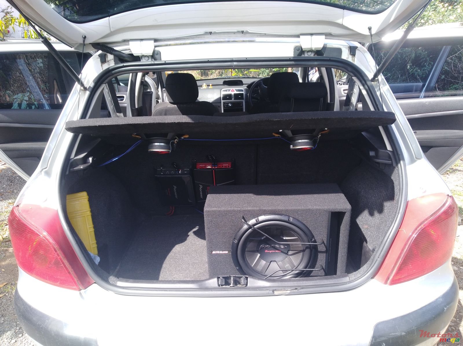 2002' Peugeot 307 photo #1