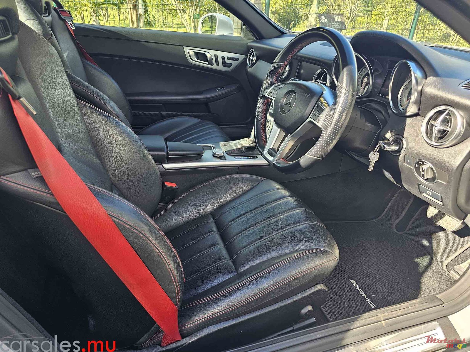 2013' Mercedes-Benz SLK 200 AMG 1.8 photo #6