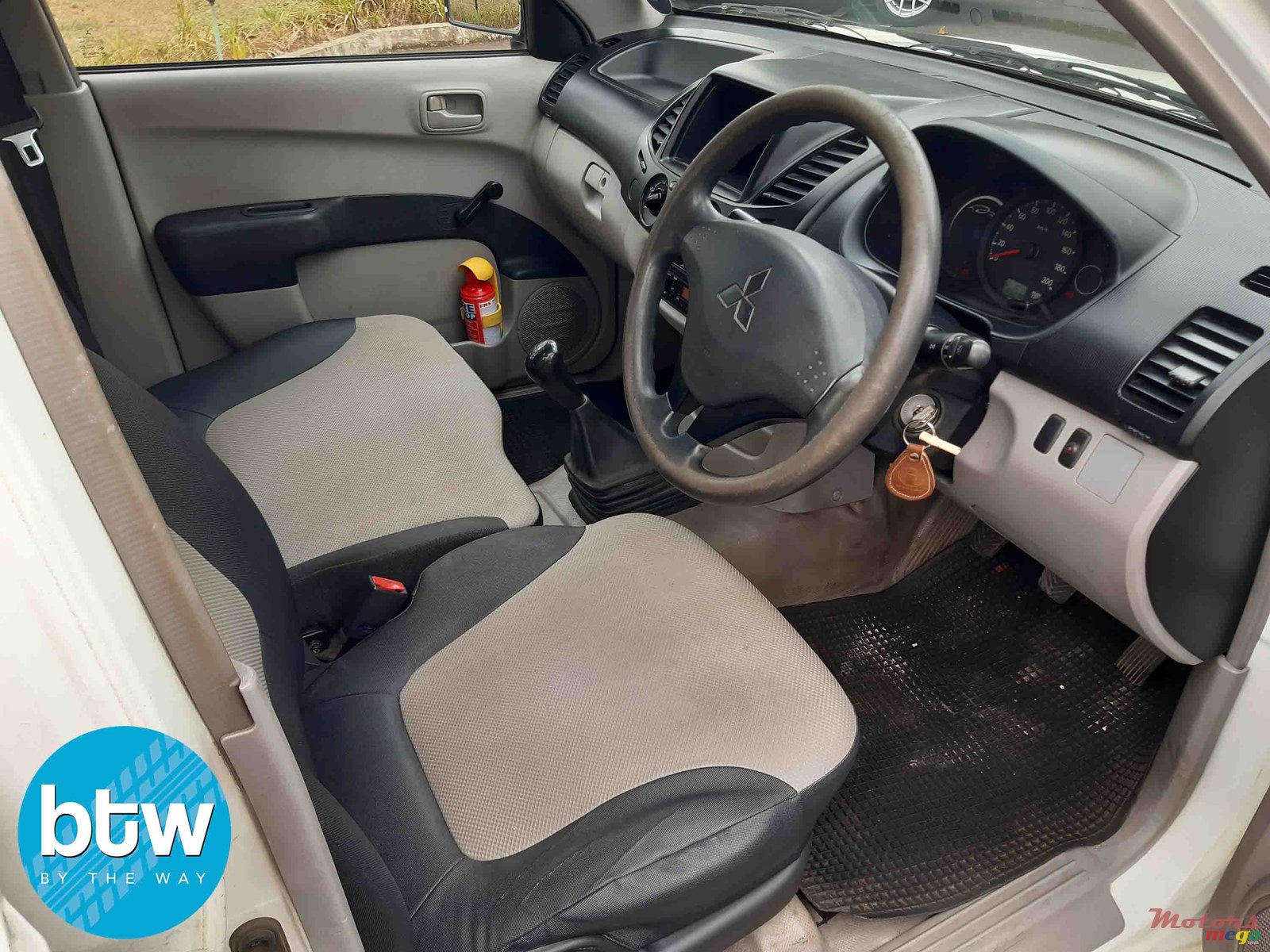 2014' Mitsubishi L 200 4X2 photo #6