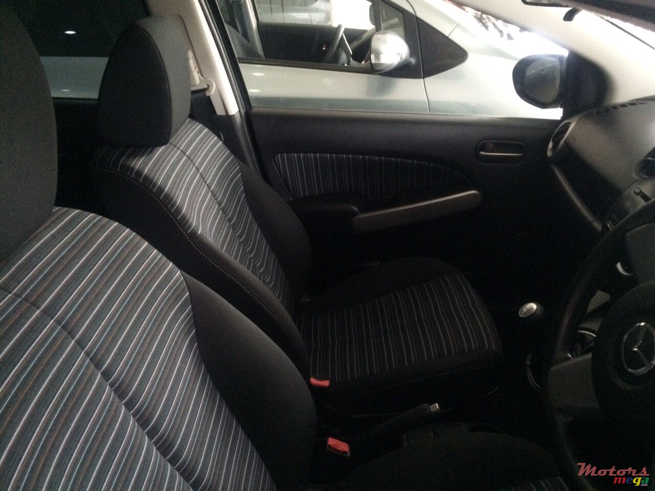 2010' Mazda Demio photo #4