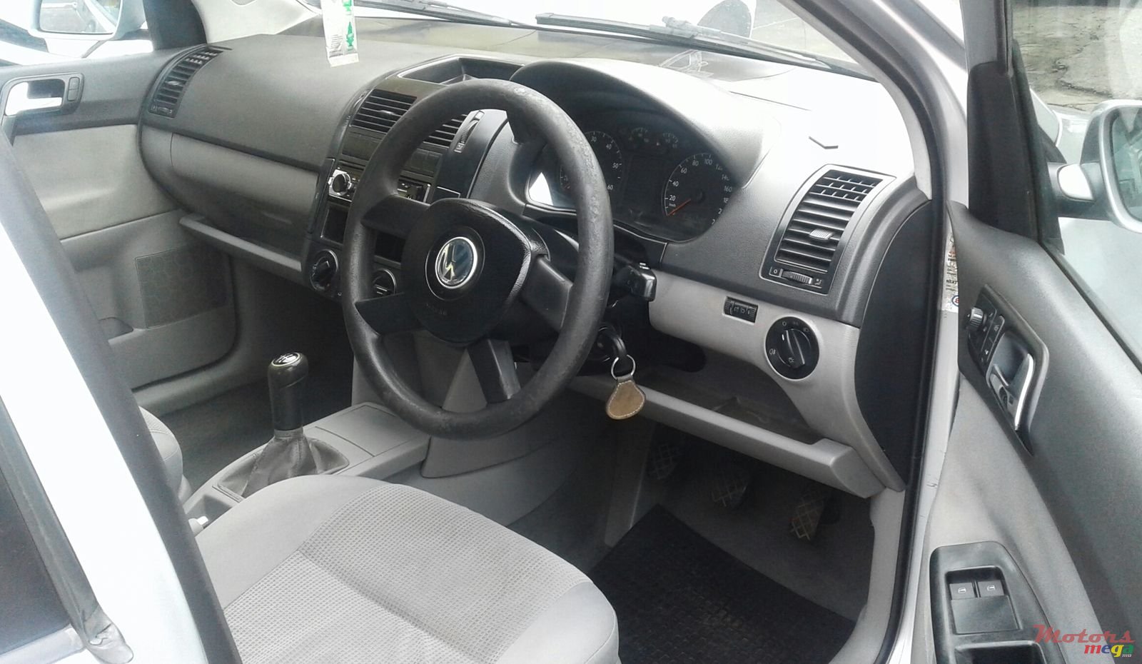 2003' Volkswagen Polo photo #3