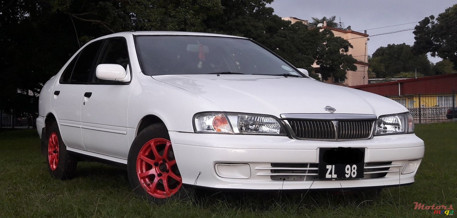 1998' Nissan photo #1