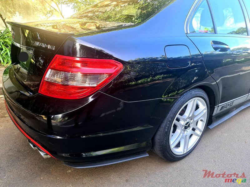 2010' Mercedes-Benz C-Class AMG photo #3