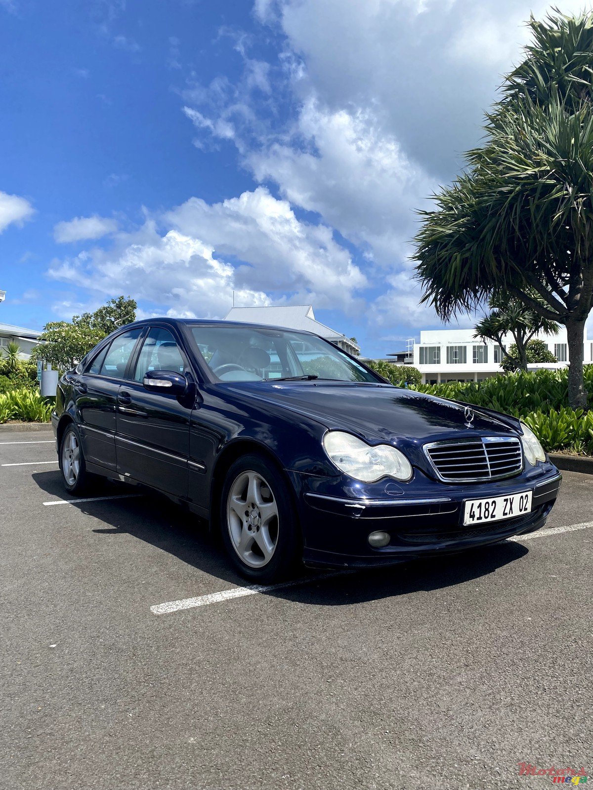 2002' Mercedes-Benz C 200 photo #1