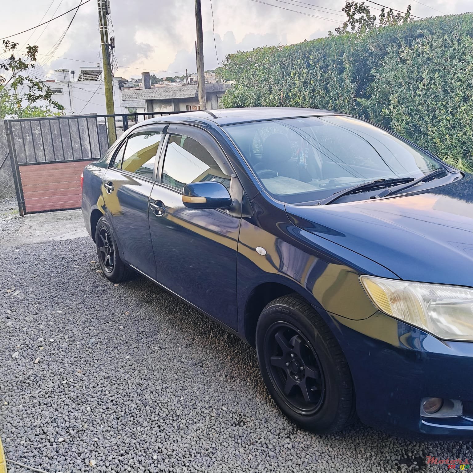 2007' Toyota Axio photo #2