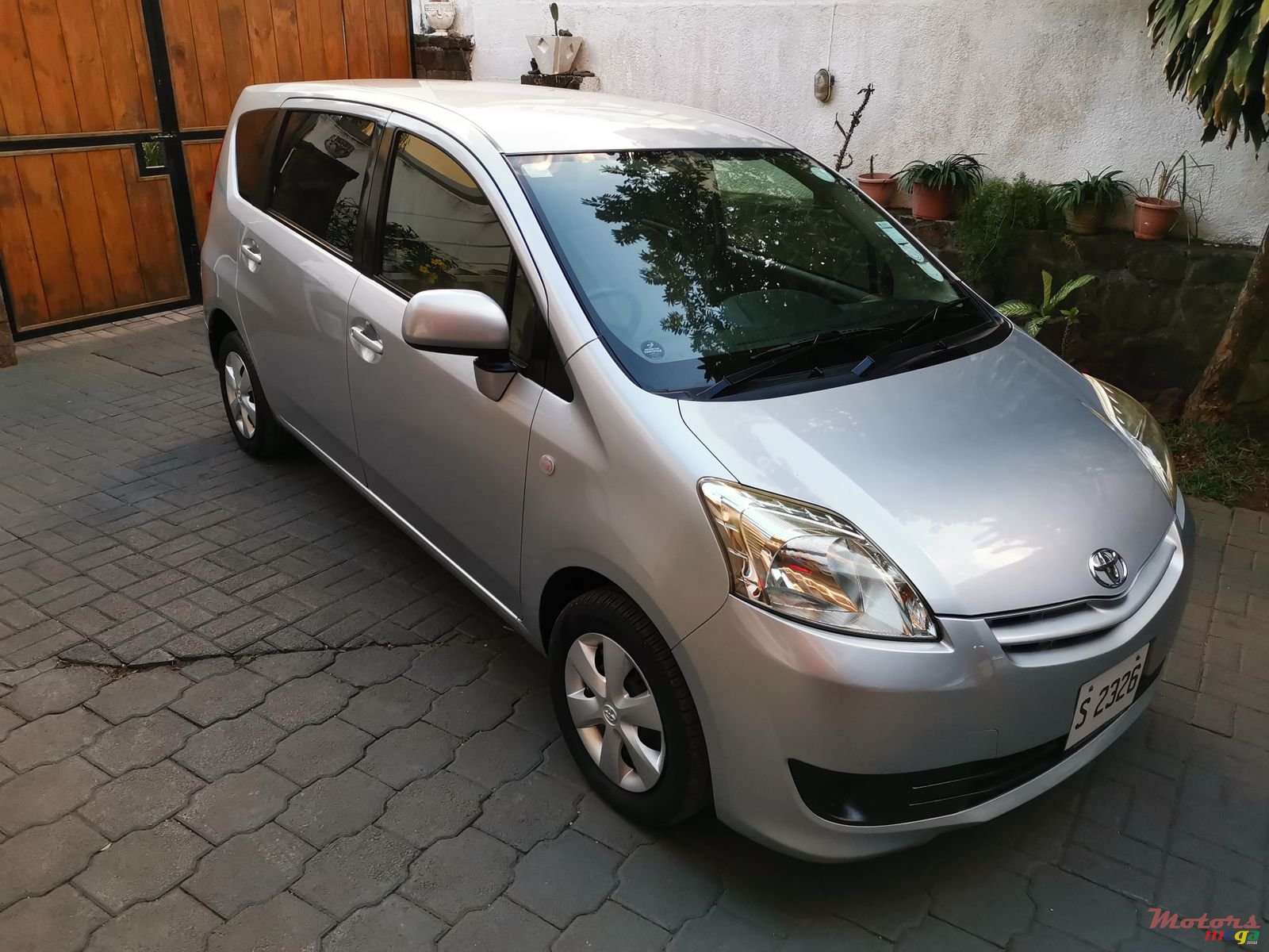 2010' Toyota Passo photo #1