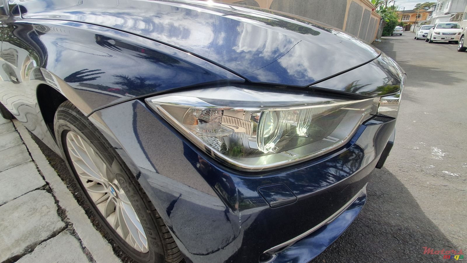 2015' BMW 3 Series 316i photo #5