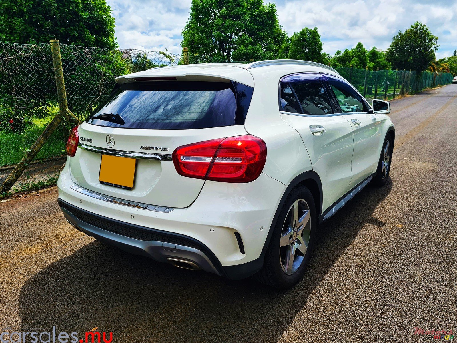2015' Mercedes-Benz GLA 180 1.6 photo #4