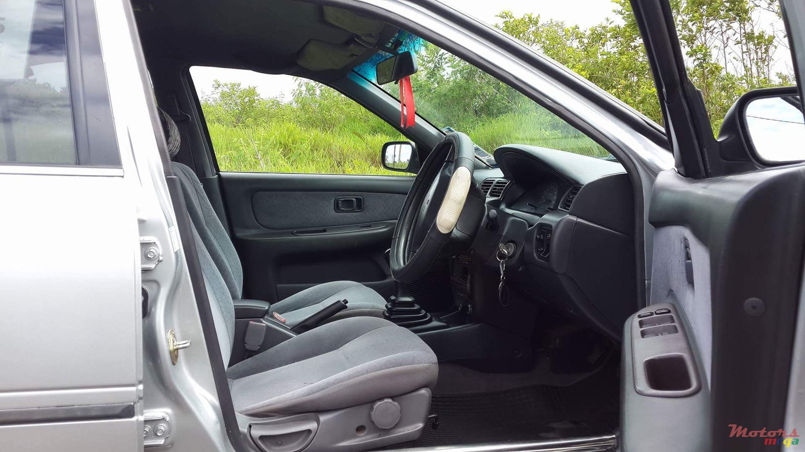 1999' Nissan Sunny B14 photo #3