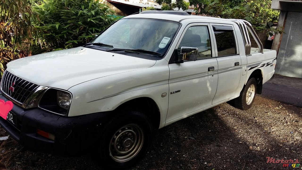 2002' Mitsubishi L 200 photo #1