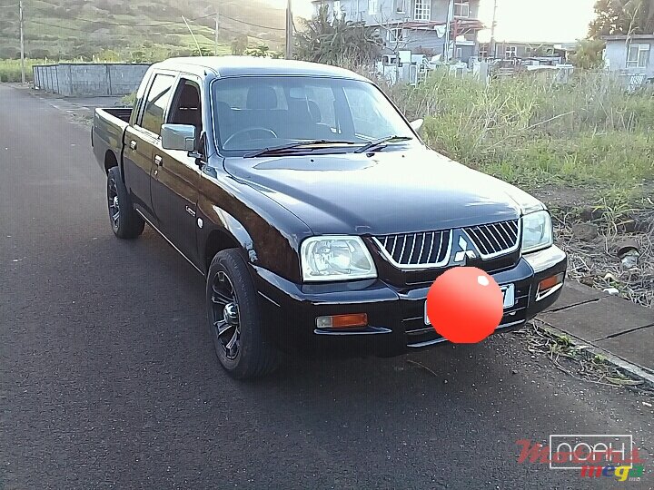 2007' Mitsubishi L 200 4×2 photo #1
