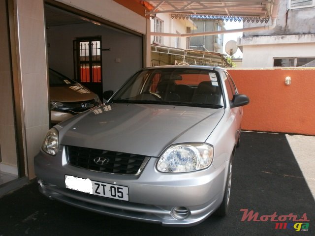 2005' Hyundai Accent photo #2