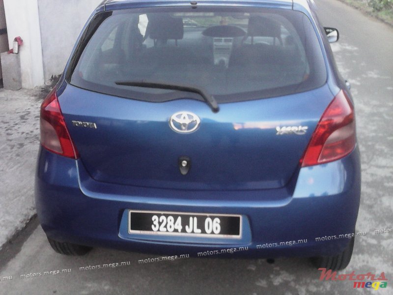 2006' Toyota Yaris photo #2