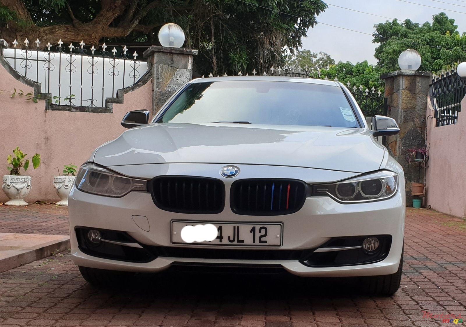 2012' BMW 3 Series 328i photo #5