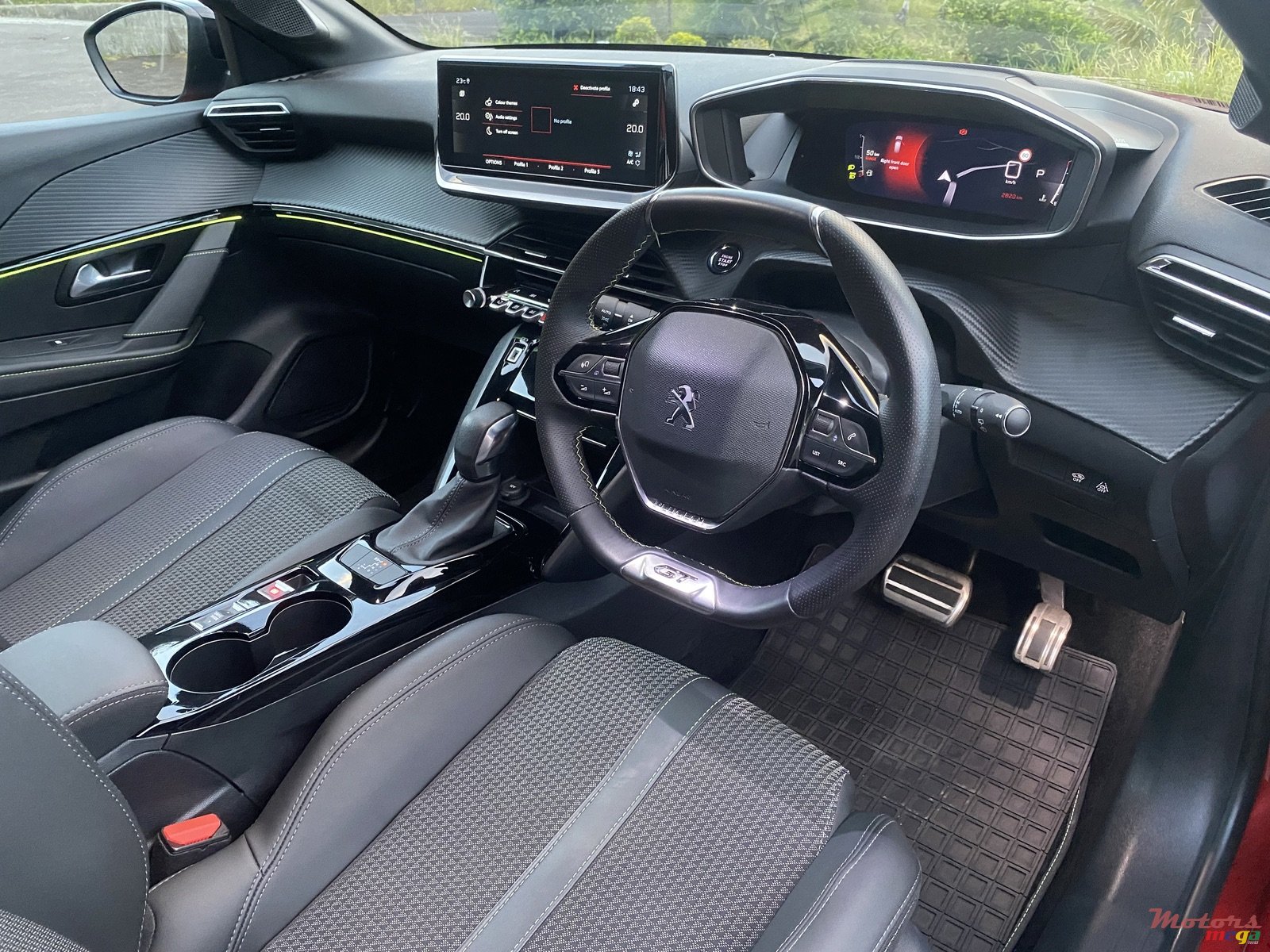 2023' Peugeot 208 GT photo #5