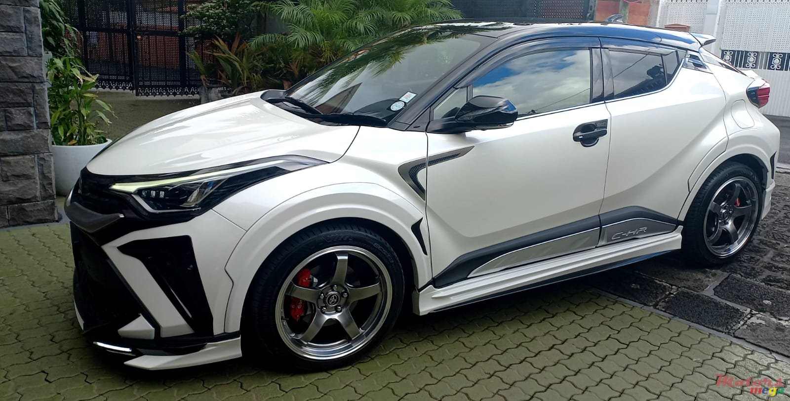 2021' Toyota C-HR photo #6