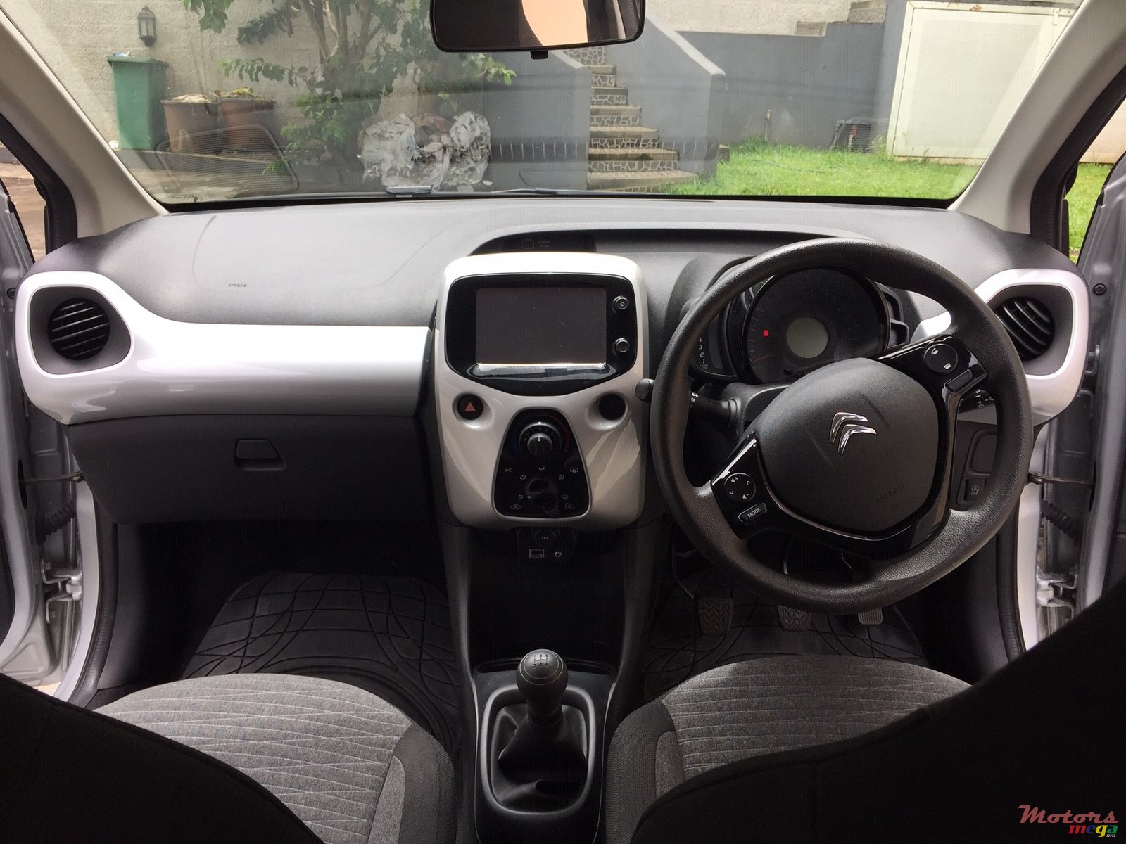 2016' Citroen C1 photo #3